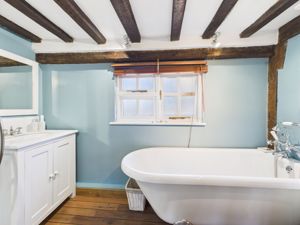 Family Bathroom - click for photo gallery